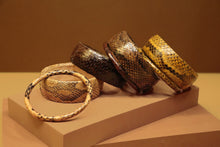 Charger l'image dans la galerie, bracelet cuir python beige marron jaune femme Shayza BANDIA manchette