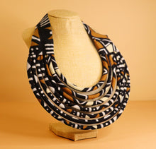 Charger l'image dans la galerie, Collier SANDAGA - Multi-Rangs Rigide - Tissu Pagne Wax | Collection Rosélie