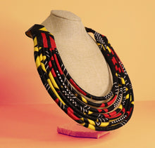 Charger l'image dans la galerie, Collier SANDAGA - Multi-Rangs Rigide - Tissu Pagne Wax | Collection Rosélie
