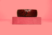 Charger l'image dans la galerie, Bracelet manchette cuir python rouge femme BANDIA Shayza